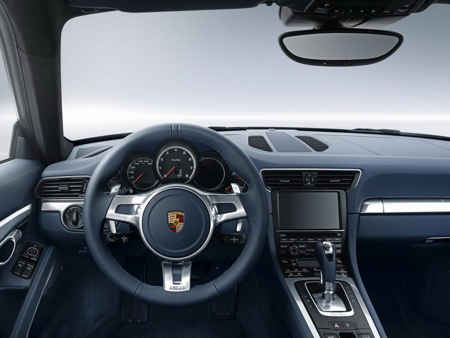  Porsche 911 Turbo 2013 года  (фото 10 из 21)